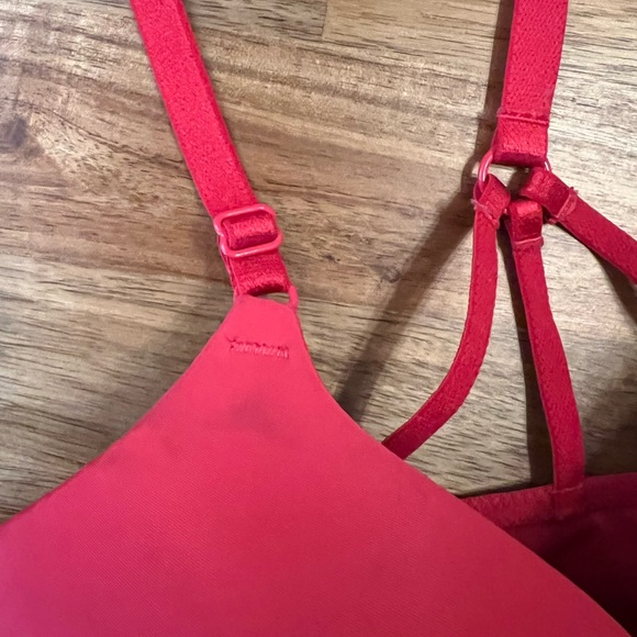 Victoria Secret Bra Size 32D push-up - Picture 6 of 10